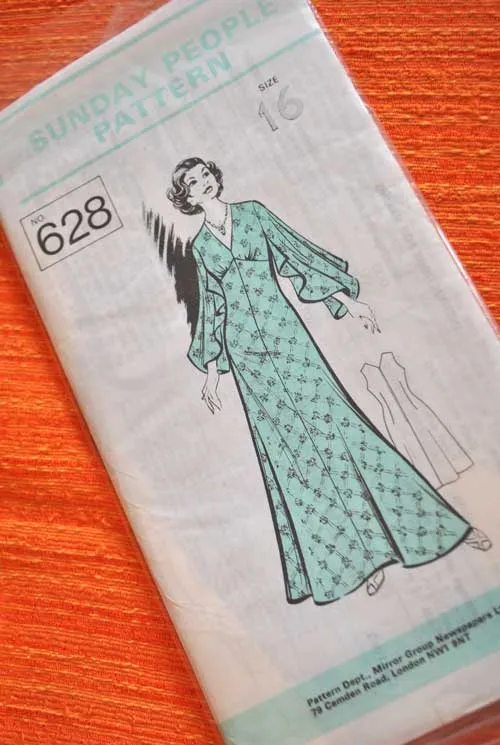 1970s Vintage Dressmaking Pattern Sunday People Dress Pattern 628