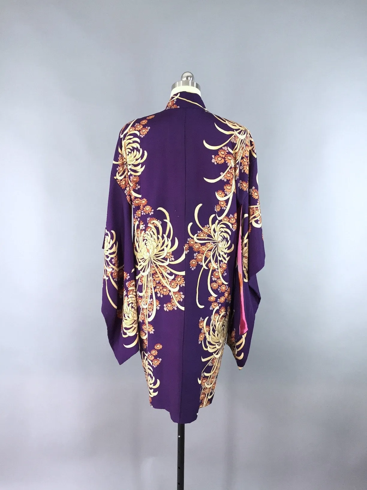 Vintage 1920s Silk Haori Kimono Cardigan Jacket / Purple Chrysanthemum