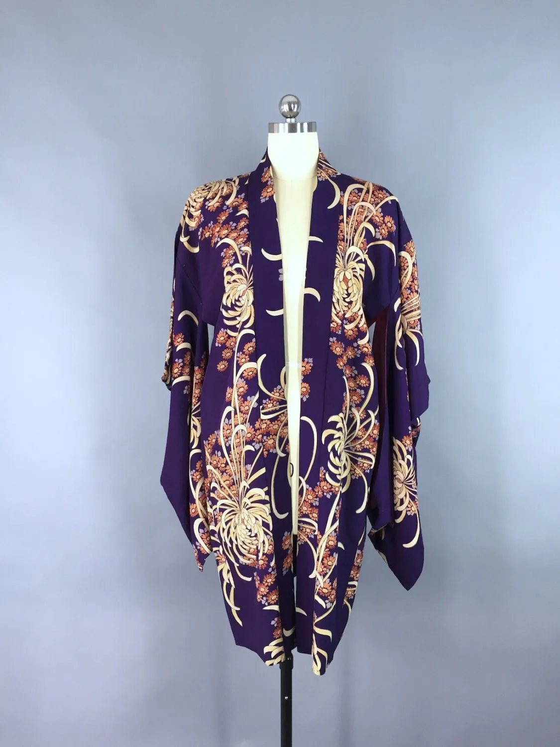 Vintage 1920s Silk Haori Kimono Cardigan Jacket / Purple Chrysanthemum